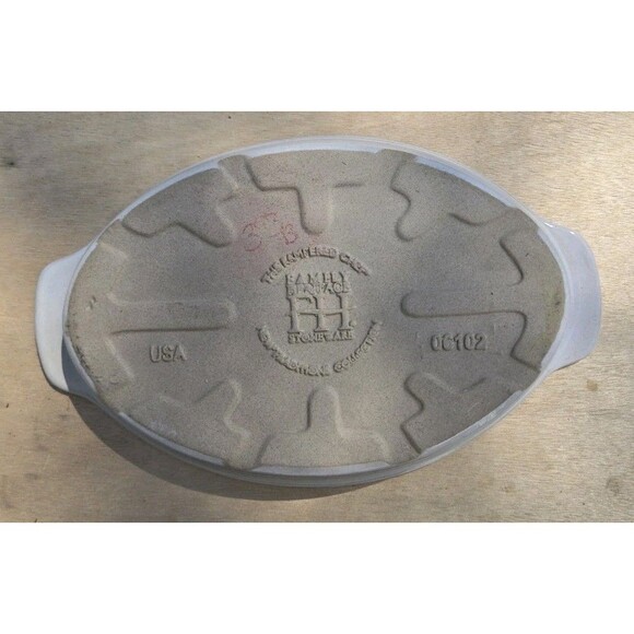 Pampered Chef New Traditions Small Vanilla Stoneware 9.5" Oval Baker Baking Dish - Picture 3 of 10